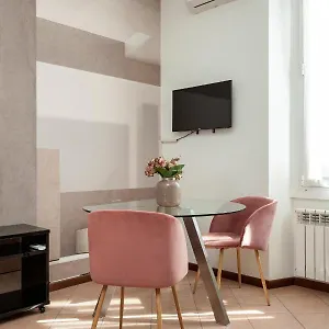 https://lovely-stay-vannucci-porta-romana.italymilanhotels.net