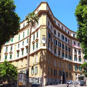 https://amedeo-suite-il-salotto-di-napoli.hotels-amalfi.com