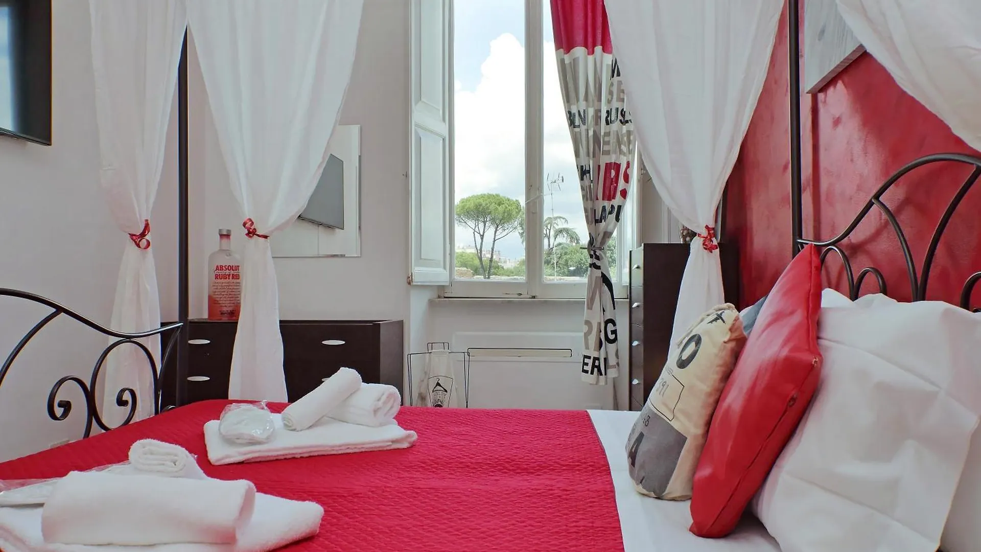 Luxury Domus Amadeus Apartment Rome 0*,