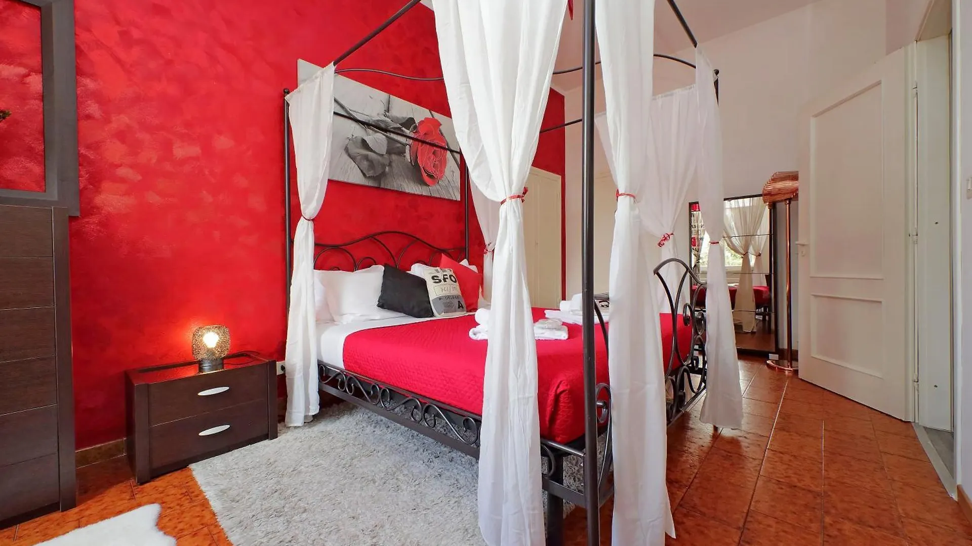 Luxury Domus Amadeus Apartment Rome 0*,
