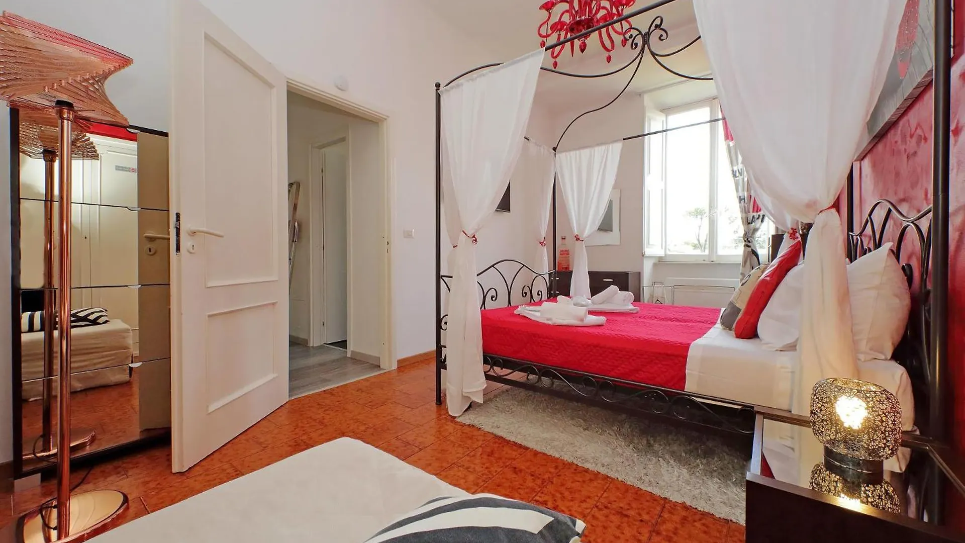 Luxury Domus Amadeus Apartment Rome