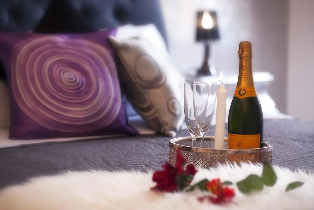 Luxury Domus Amadeus Apartment Rome