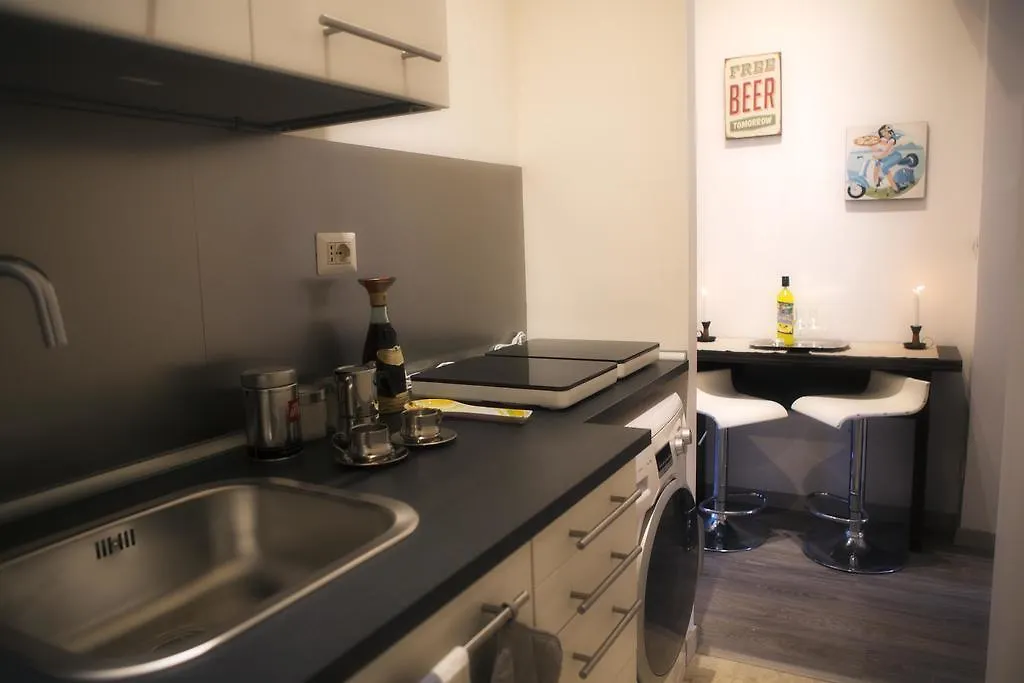 Luxury Domus Amadeus Apartment Rome
