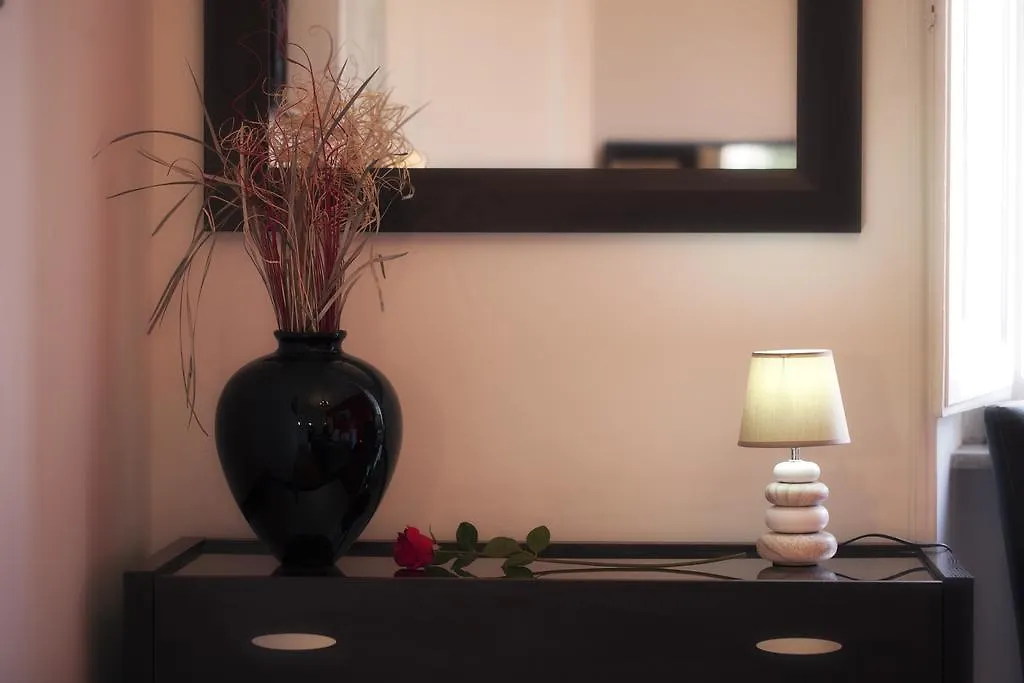 Luxury Domus Amadeus Apartment Rome